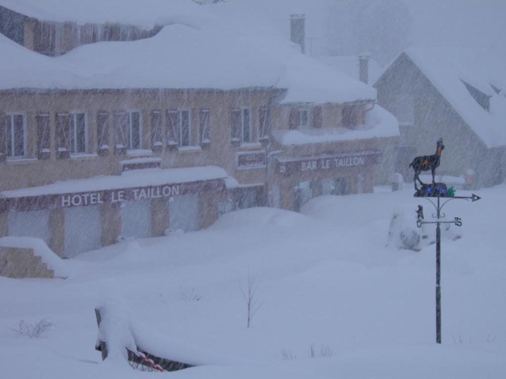 Hotel Le Taillon カヴァルニ エクステリア 写真